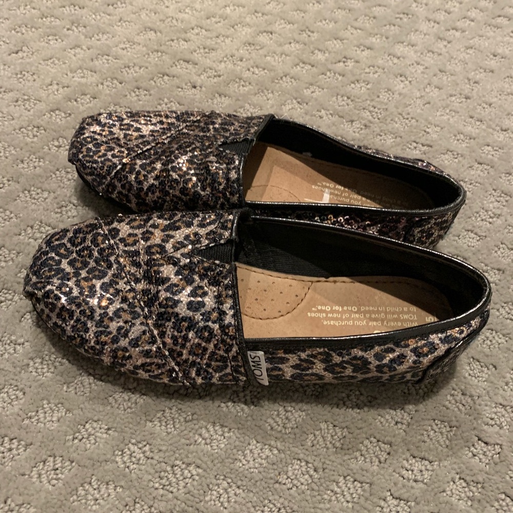 TOMS Size 5